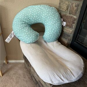 SNUGGLE ME LOUNGER with covers